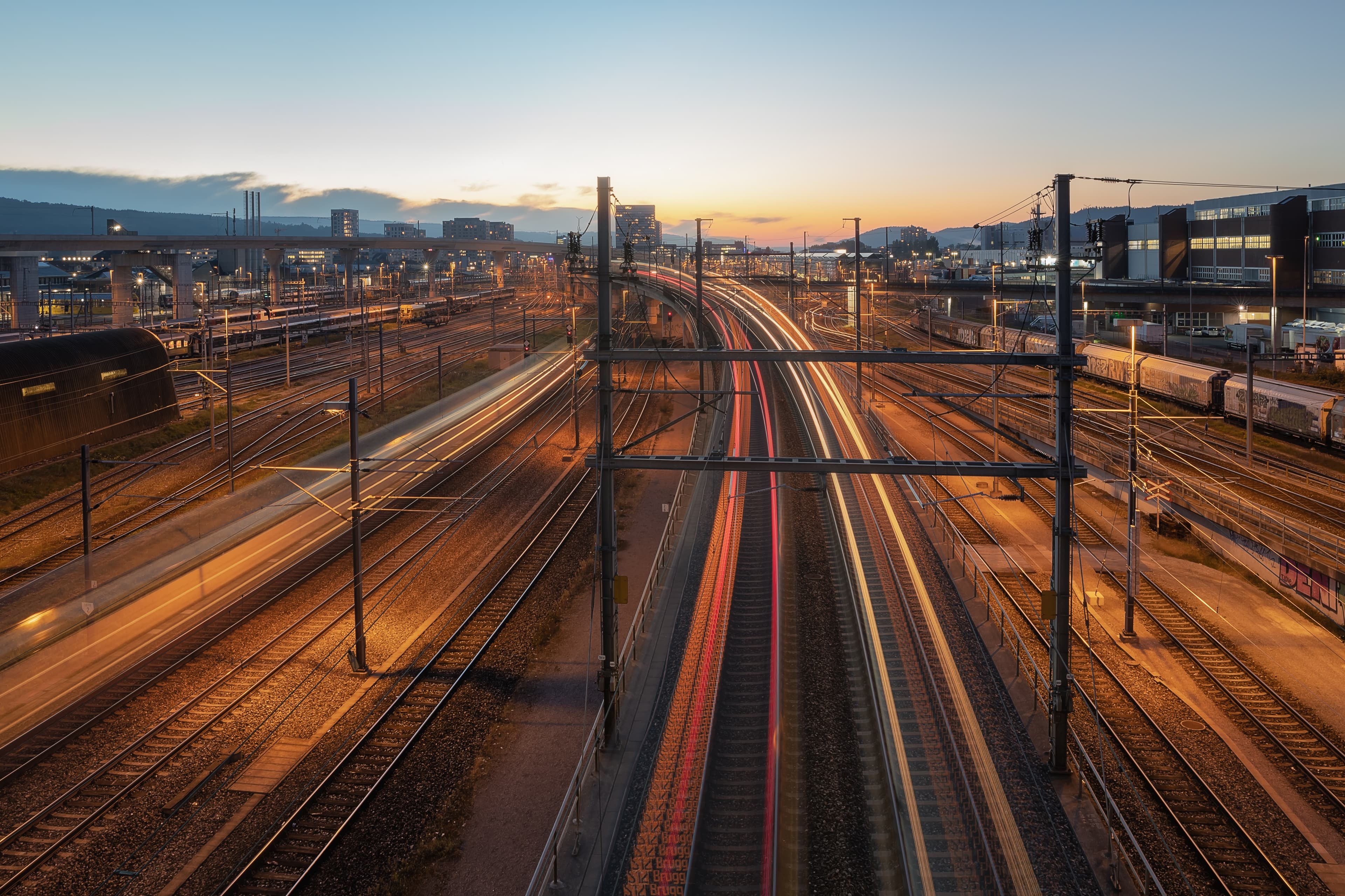 Daten­integration und Lösungen für multimodale Mobilität